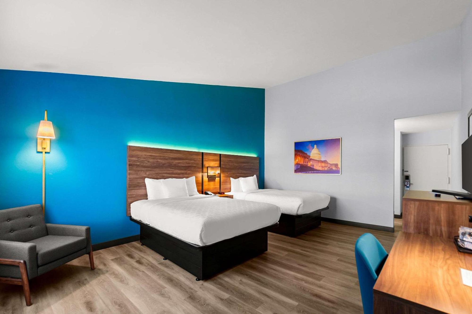 Clarion Inn Falls Church-Arlington Bagian luar foto
