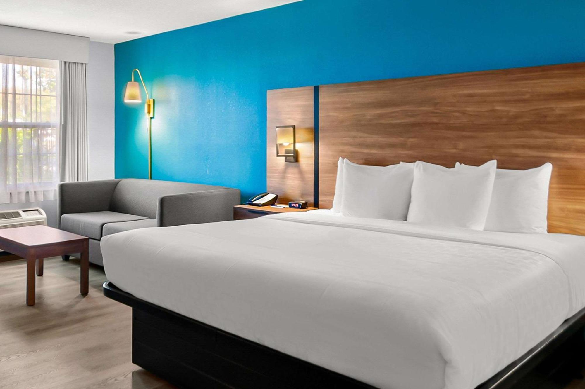 Clarion Inn Falls Church-Arlington Bagian luar foto