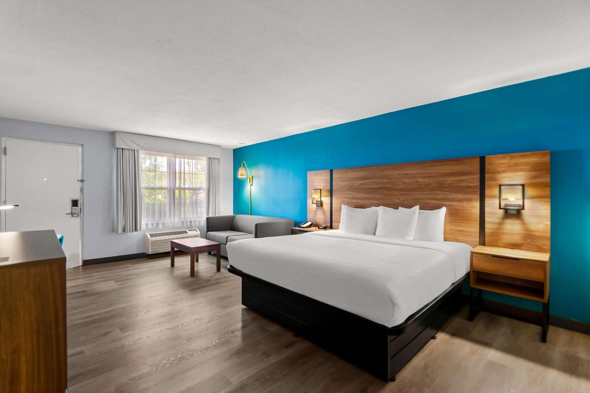 Clarion Inn Falls Church-Arlington Bagian luar foto