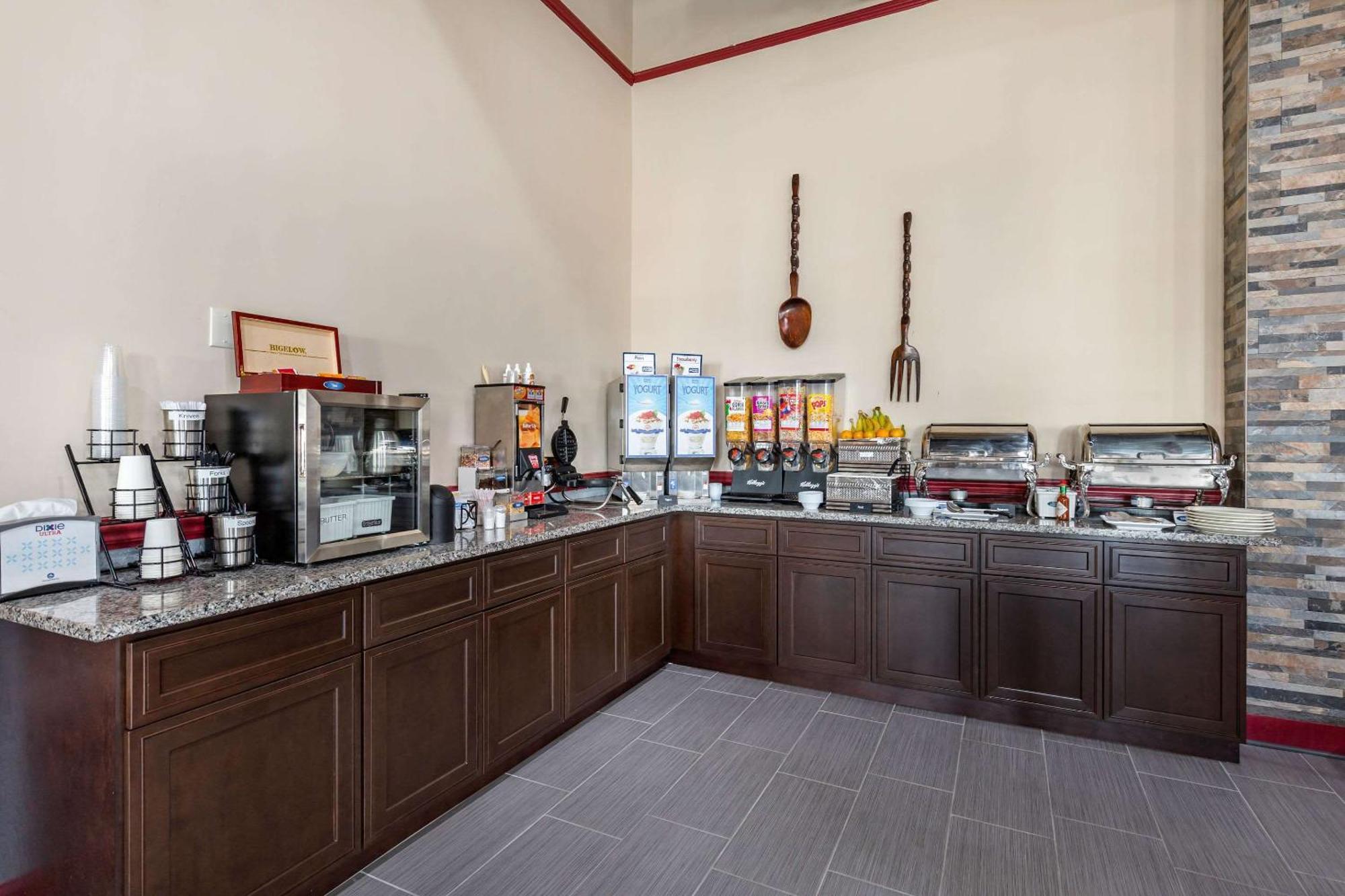 Clarion Inn Falls Church-Arlington Bagian luar foto