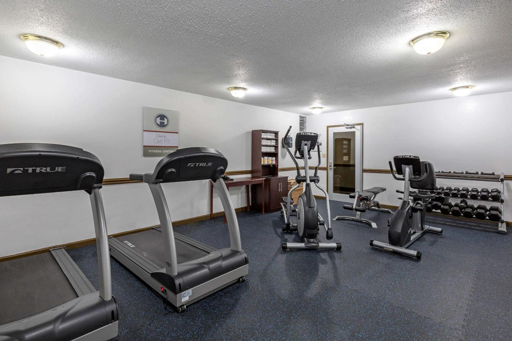 Clarion Inn Falls Church-Arlington Bagian luar foto