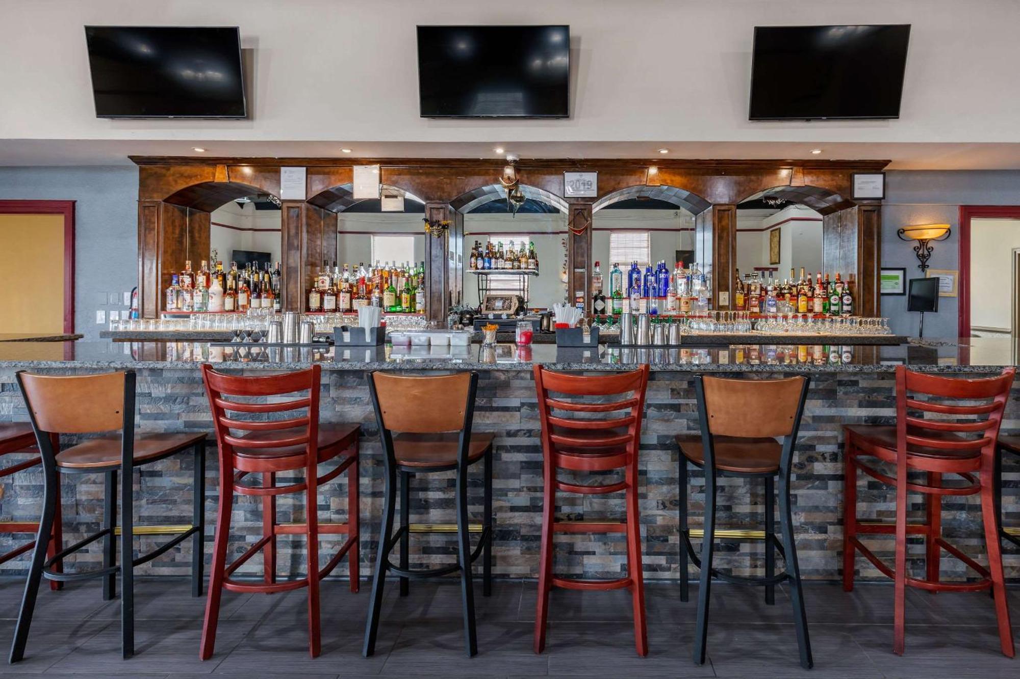 Clarion Inn Falls Church-Arlington Bagian luar foto