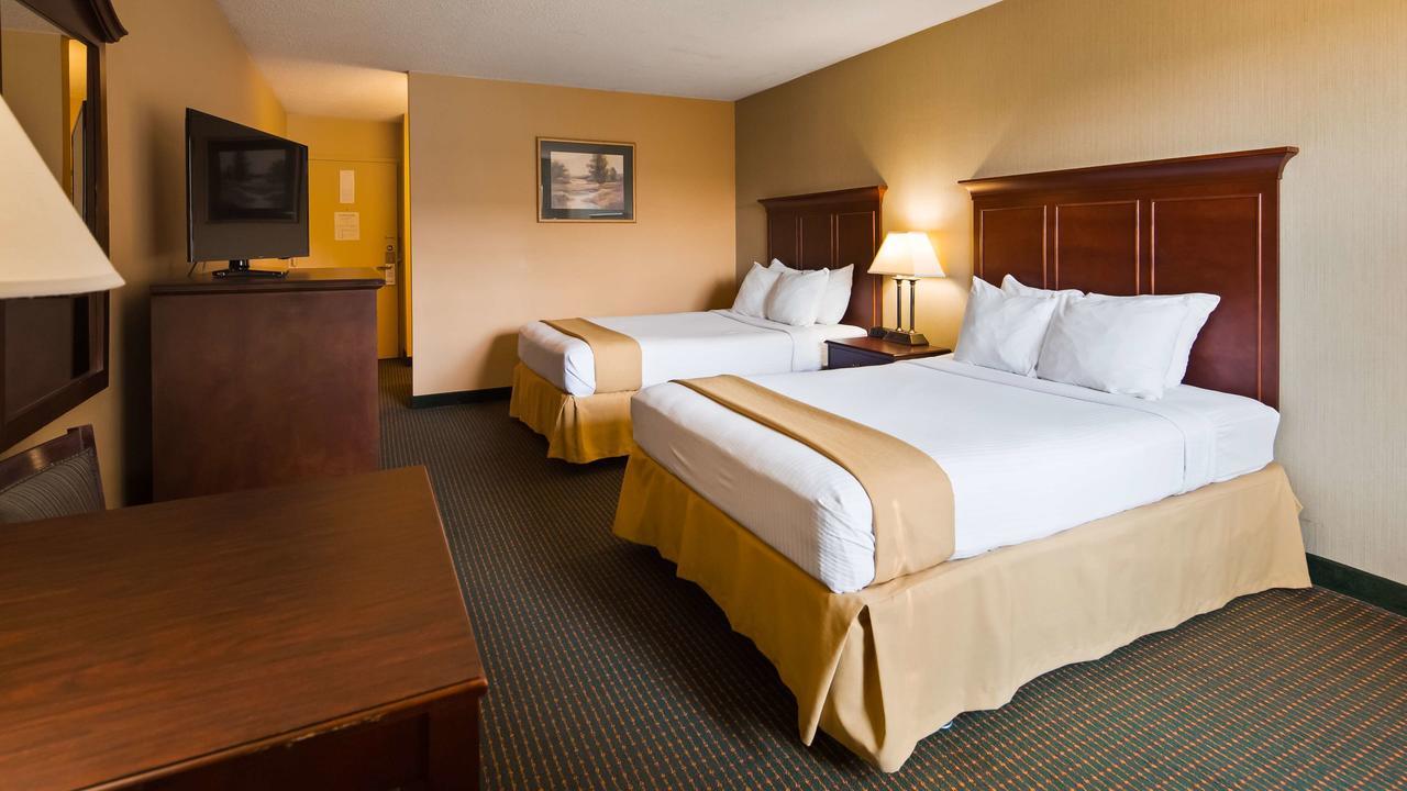 Clarion Inn Falls Church-Arlington Bagian luar foto