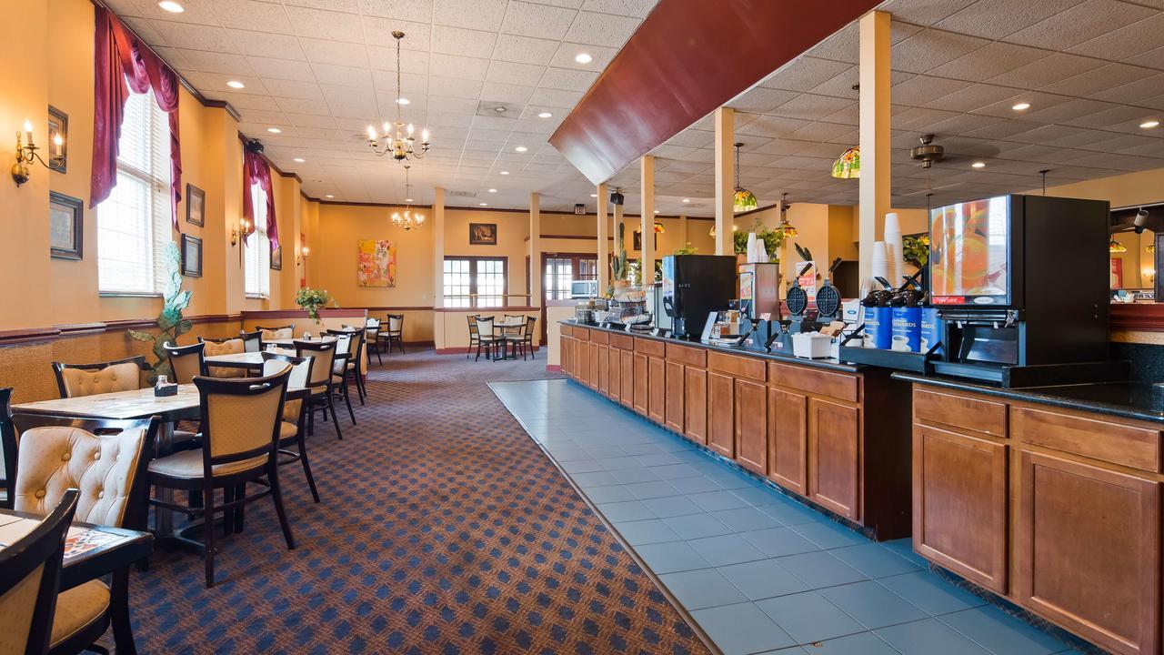 Clarion Inn Falls Church-Arlington Bagian luar foto
